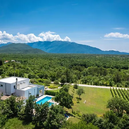 Private Luxury With Pool -lola - Βίλα