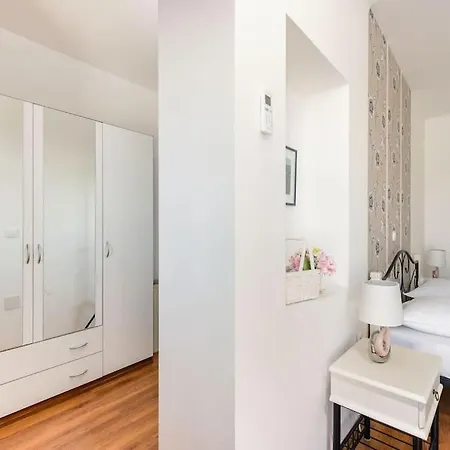 Βίλα Private Luxury With Pool -lola - Lovreć